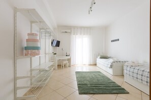 2 Schlafzimmer, Zimmersafe, Schreibtisch, schallisolierte Zimmer