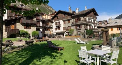 1 bedroom apartment with private garden and Mt. Blanc