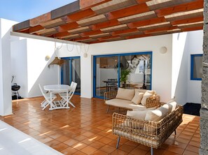 Outdoor dining - Villa Maday (Playa Blanca)