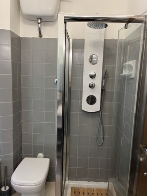 Hair dryer, towels, soap, shampoo - Quiet apartment (Roma)