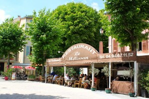 Exterior - XVII century, central village apartment (Flayosc)