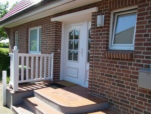 Unclassified image, 5 of 21, button