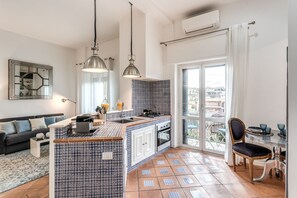 Interior - SAN PIETRO LUXURY APARTMENT downtown, wifi and metro (Roma)