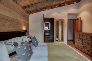 5 chambres, fer et planche à repasser, accès au Wi-Fi (inclus)