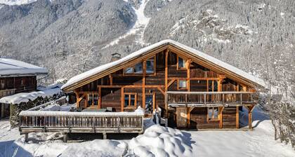 Rustic Chalet with Hot Tub & Sauna