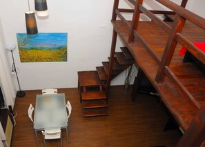 Interior - Zonaflat.- Lazar Opera (free wifi) (Budapest)