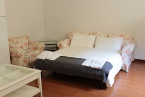 2 chambres, fer et planche à repasser, Wi-Fi, draps fournis