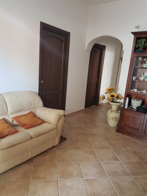 TV - House / Villa - Capaci (Capaci)