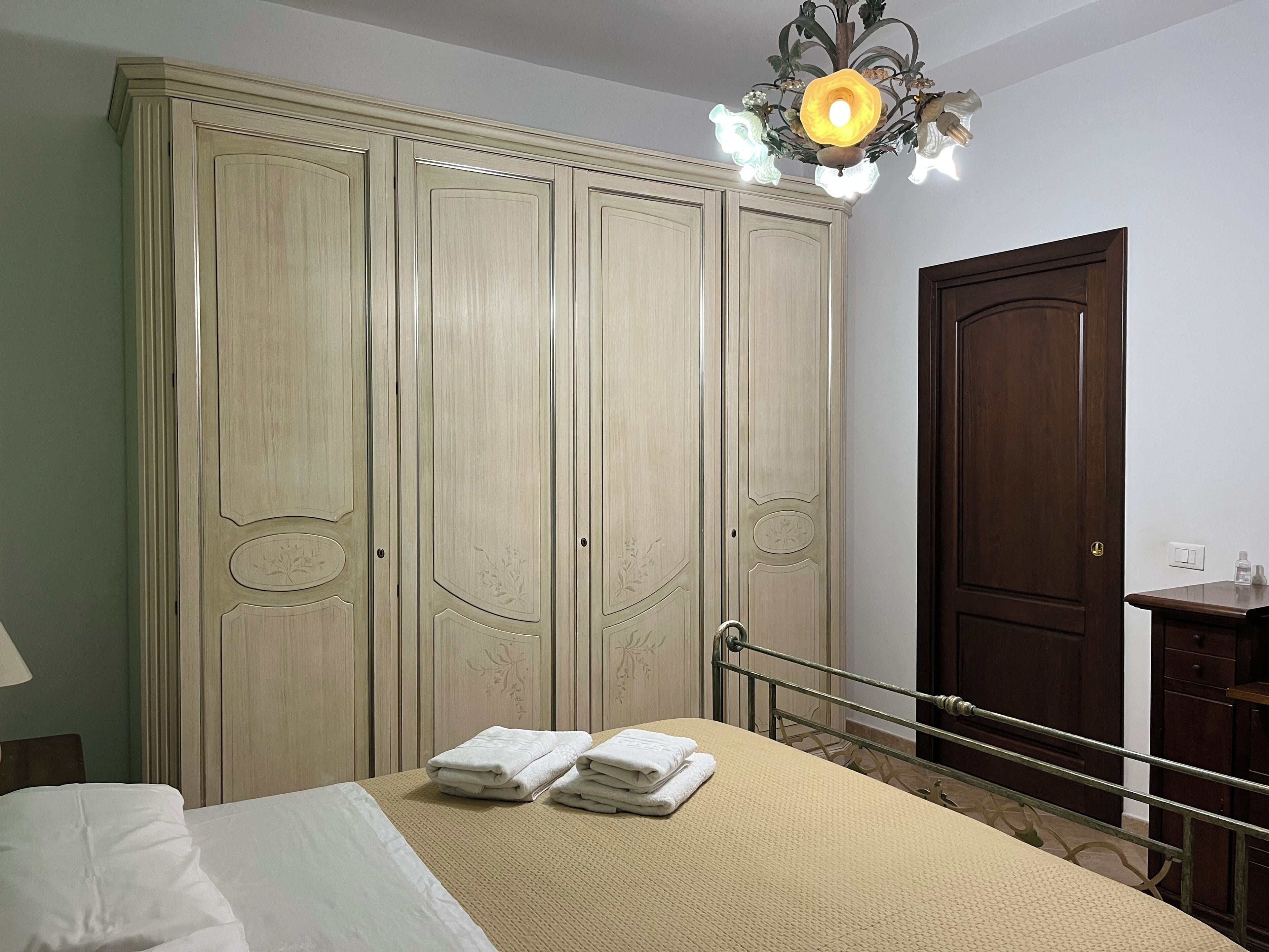 2 Schlafzimmer, Schreibtisch, Bügeleisen/Bügelbrett, kostenloses WLAN