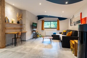 Televisie en een open haard