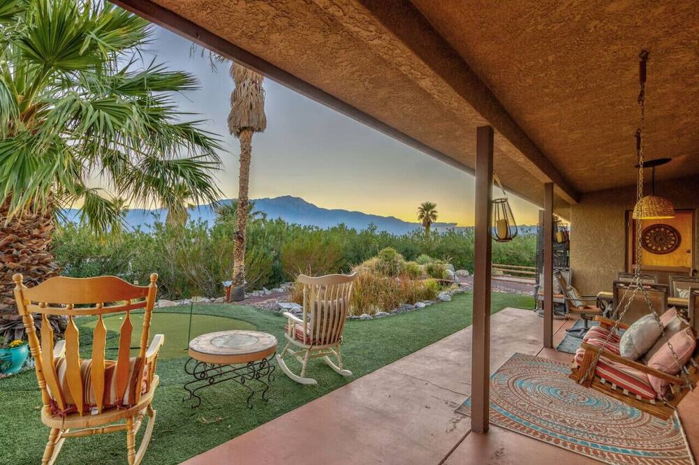 Private Bungalow near Joshua Tree and Palm Springs