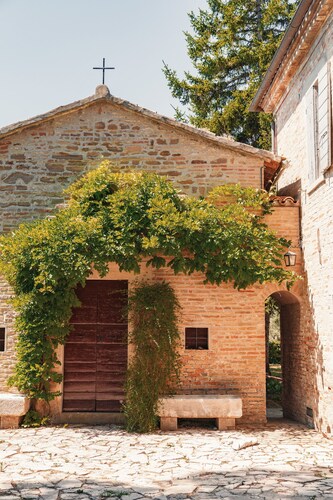 In old rural farmhouse, with swimming pool, suitable for families