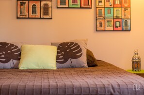 4 bedrooms, iron/ironing board, WiFi, bed sheets - La Bergerie du Martinaa - Gite for 10 -Pet park - Heated swimming pool (Saint-Martin-De-La-Lieue)