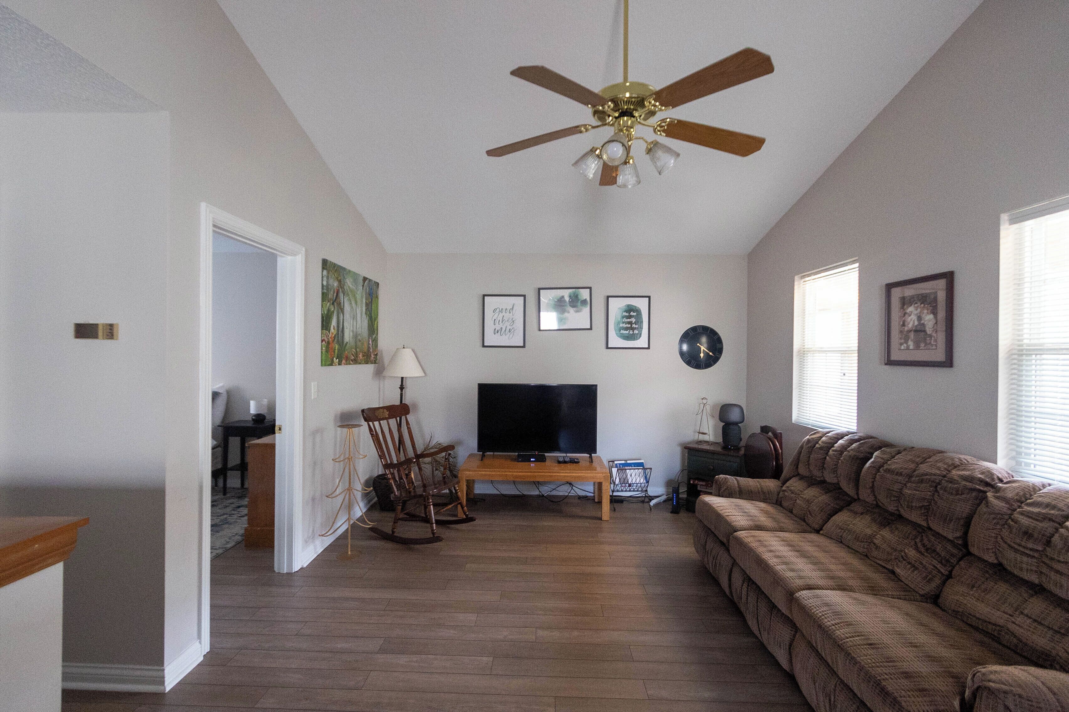 Chalet at Lake Cumberland 418C- Fun,  Golf Carts, Pickleball, Pool