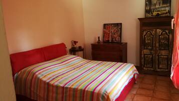 2 Schlafzimmer, BĂŒgeleisen/BĂŒgelbrett, Reisekinderbett, kostenloses WLAN