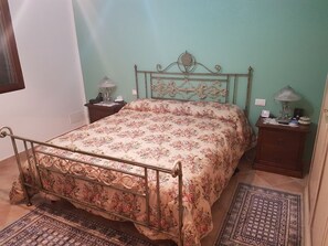 2 bedrooms, iron/ironing board, free WiFi, bed sheets - villa BUTTERFY 1 sea and  history (Capaci)