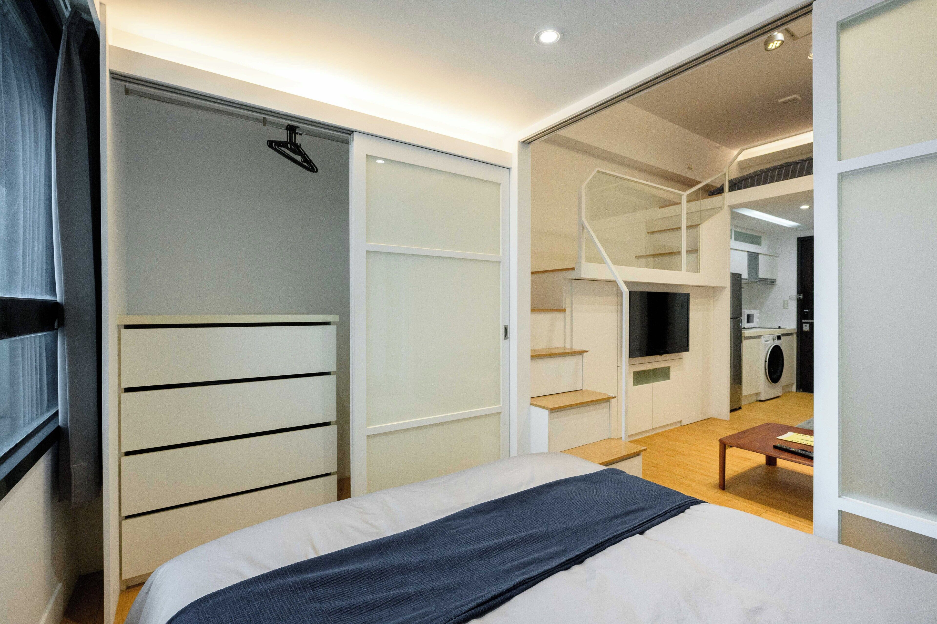 1 soveværelse, skrivebord, strygejern/strygebræt, weekendseng