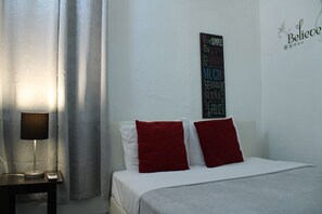 1 bedroom, iron/ironing board, WiFi, bed sheets - Cómodo apartamento en el casco de Ponce, diagonal a la plaza (Ponce Pueblo)
