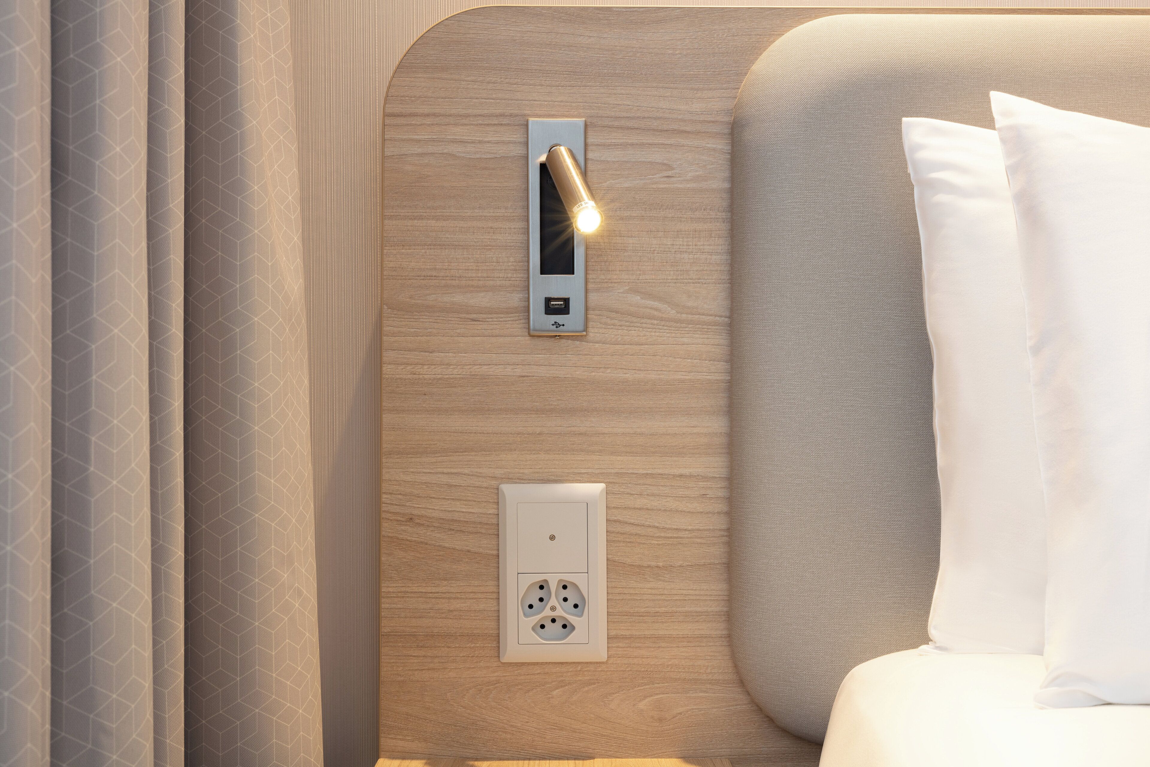 standard room (free breakfast) | desk, soundproofing, iron/ironing board, free wifi