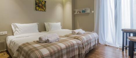 2 chambres, fer et planche à repasser, Wi-Fi, draps fournis