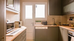 Kühlschrank, Ofen, Herdplatte, Geschirrspüler