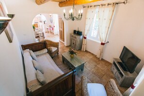 TV - Vacation rental house with pool LIOUX LS2-92 (Lioux)