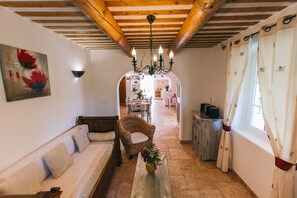 TV - Vacation rental house with pool LIOUX LS2-92 (Lioux)