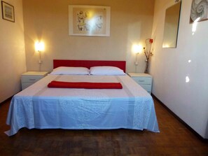 2 camere, culla da viaggio, Wi-Fi gratuito, lenzuola