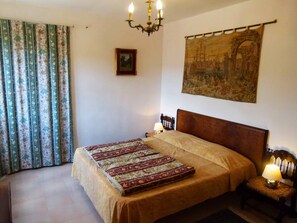 2 slaapkamers, reisbedje, gratis wifi, beddengoed