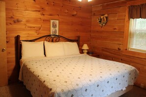 2 bedrooms, iron/ironing board, free WiFi, bed sheets - Mountaineer Relaxing 2 Bedroom Cabin  (Hico)