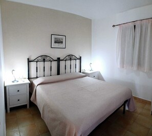 1 Schlafzimmer, Bügeleisen/Bügelbrett, Reisekinderbett, kostenloses WLAN