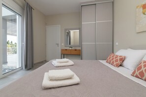 1 chambre, fer et planche à repasser, lit parapluie, Wi-Fi