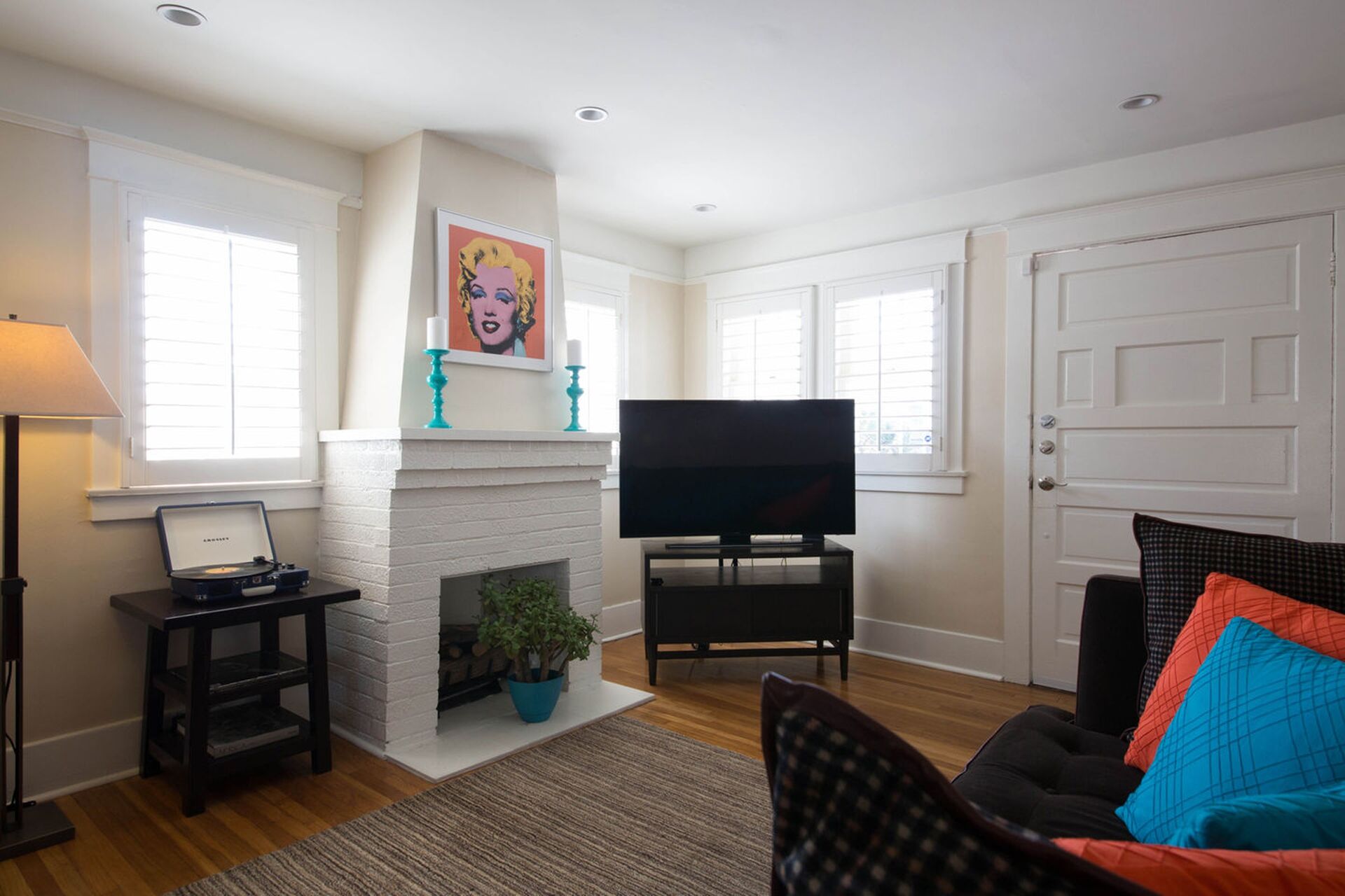 Cozy Hollywood House  Central Los Angeles Location  2 Car Parking - Los Angeles