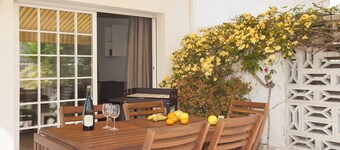 House on the Costa Brava, near the beach-Free Wifi. Air conditioning