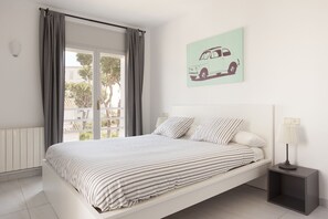 4 soverom, strykejern/-brett, reiseseng for barn og wi-fi (inkludert)