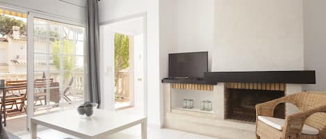Fernseher, Kamin