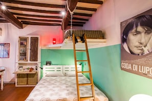 1 chambre, fer et planche à repasser, Wi-Fi gratuit, draps fournis