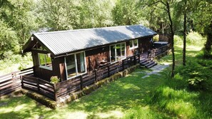Exterior - Berneray is a charming cabin in a beautiful setting, deep in the forest. (Taynuilt)