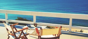 Villa Moby Dick – Beachfront Stay on the Ionian Sea