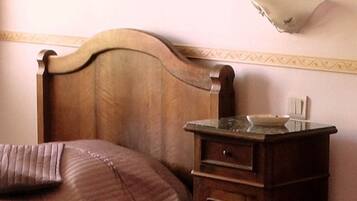 1 bedroom, desk, travel crib, free WiFi