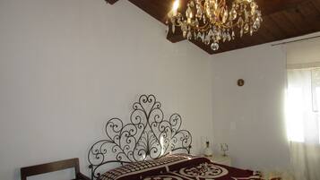 2 bedrooms, WiFi, bed sheets, wheelchair access