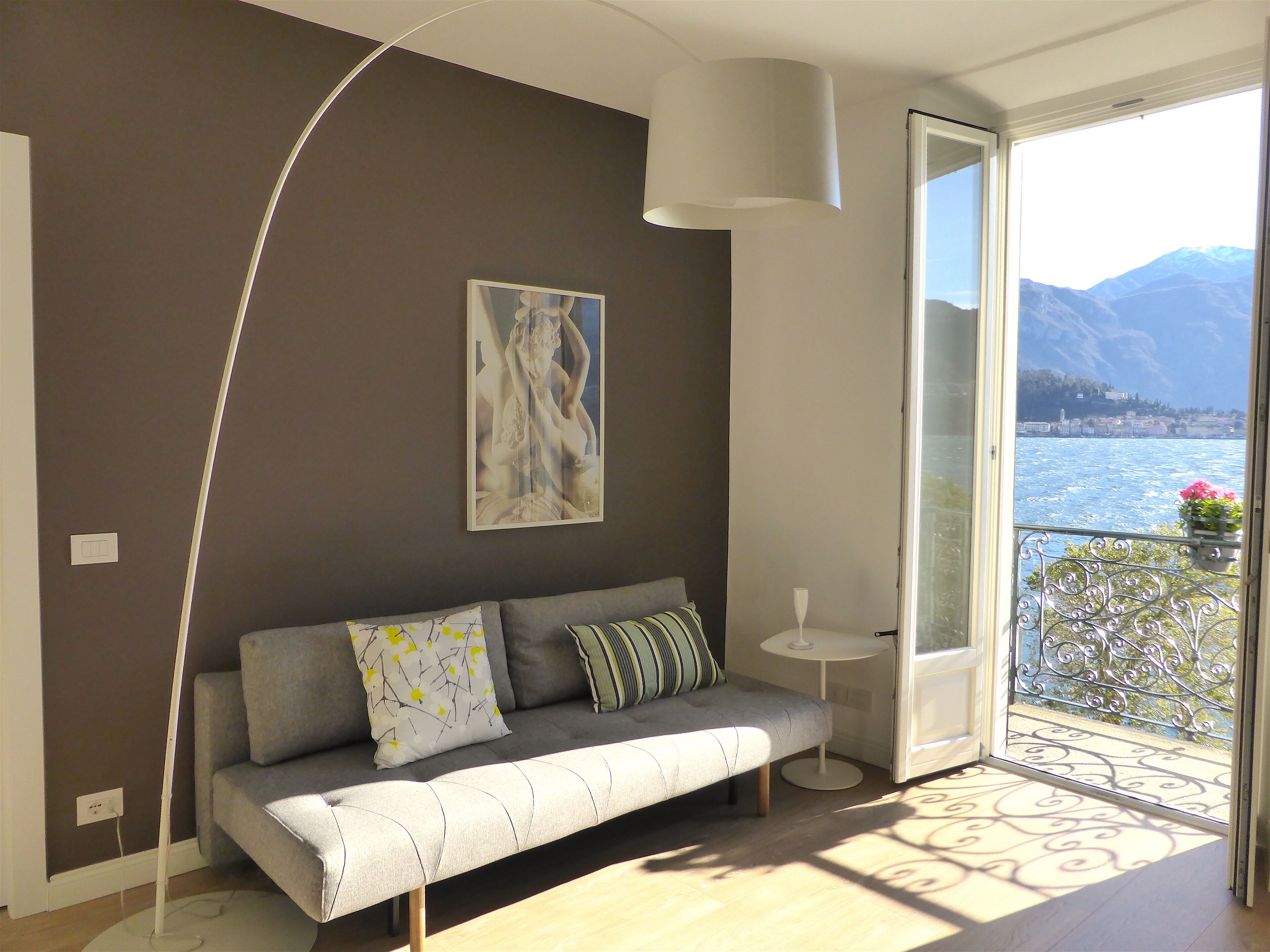 Smart TV, DVD player, stereo