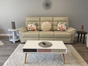 TV - Accessible, Modern, Open Concept Suite (Topsham)