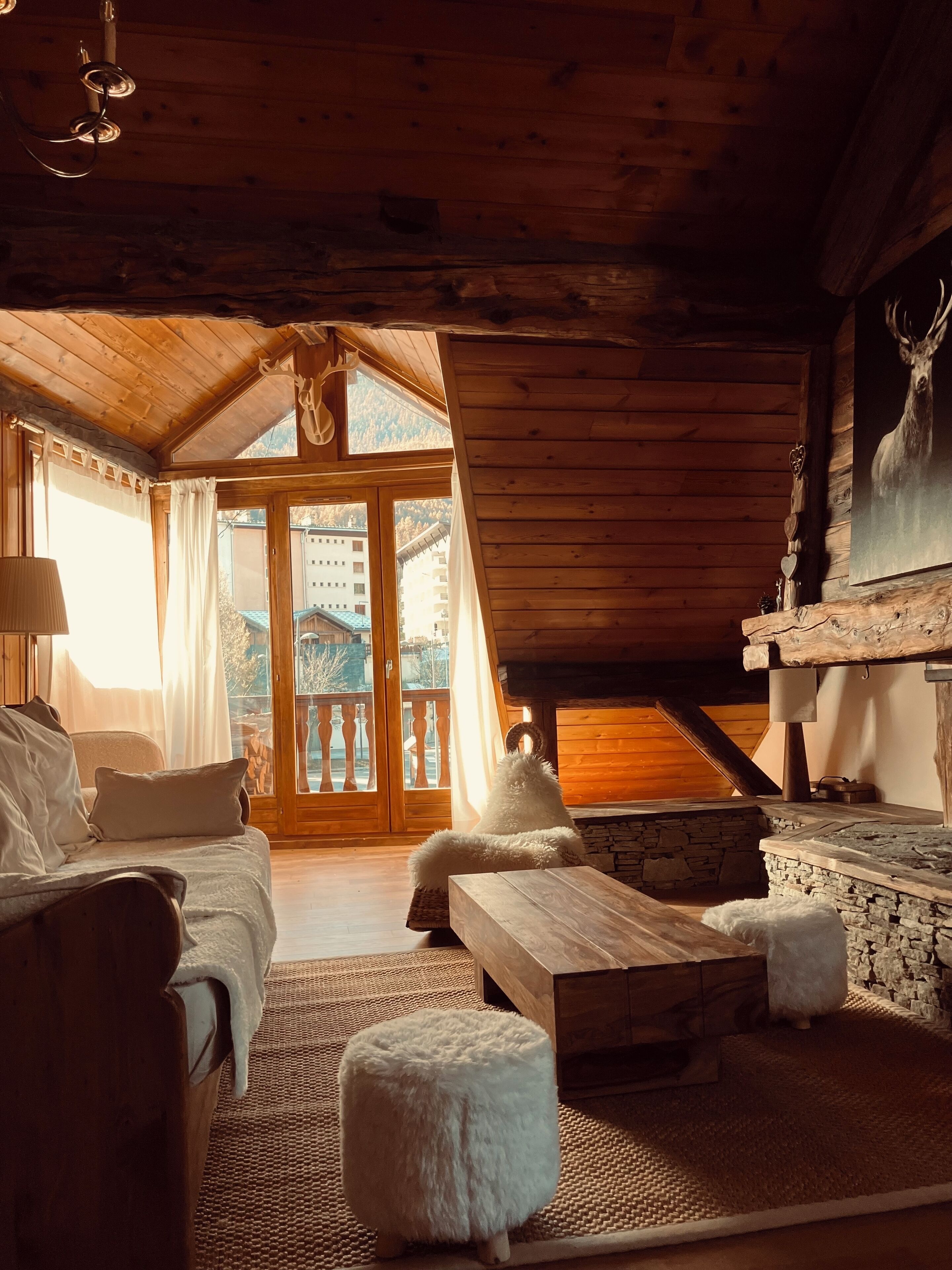 TV, fireplace, DVD player, stereo