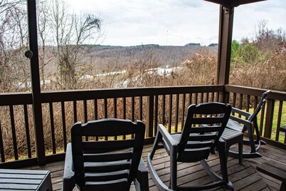 E101 · Winterplace Condo! Ski In Ski Out First Floor E101