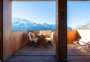 Outdoor dining - Chalet Roossi Penthouse (Wengen)
