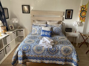 3 bedrooms, desk, iron/ironing board, free WiFi