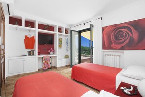 3 chambres, bureau, fer et planche à repasser, Wi-Fi gratuit