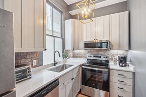 Fridge, microwave, oven, stovetop - Beautiful Renovated Apartment One Block from King! (Charleston)