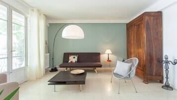 Flat-screen TV, offices